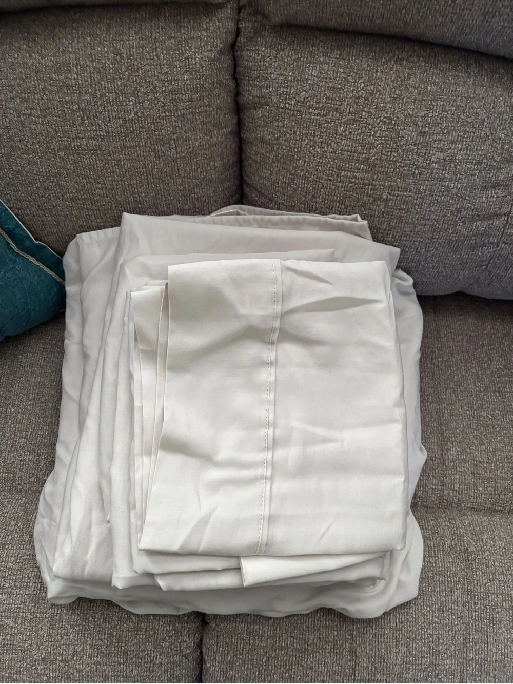 CoolThreads very light gray almost white Cotton-Blend Bed Sheet set